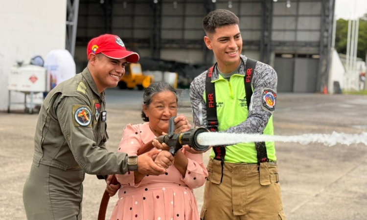 Adultos mayores vivieron una experiencia de bienestar y cercanía institucional