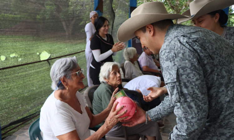 Una jornada de integración que fortalece sonrisas y bienestar en La Llanerita 