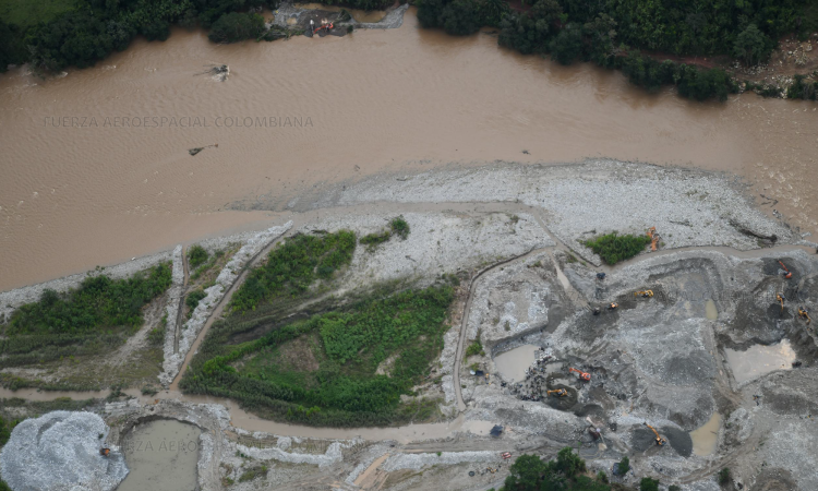 Operación coordinada frena minería ilegal y afecta economías criminales en Chaparral