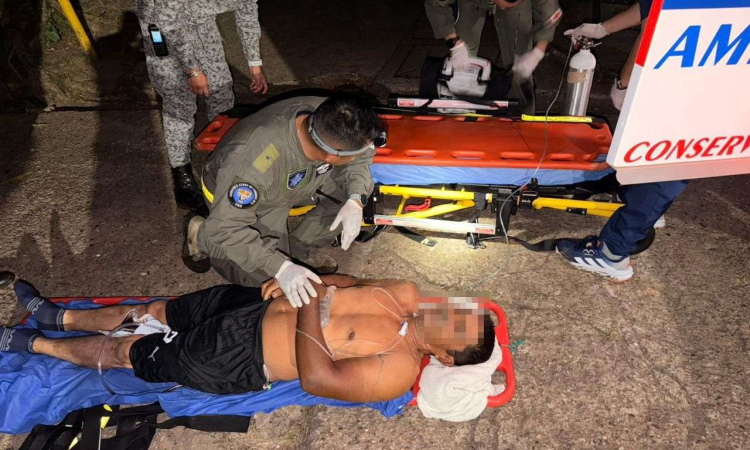 Oportuno traslado aeromédico salva vida de campesino afectado por  mordedura de serpiente 