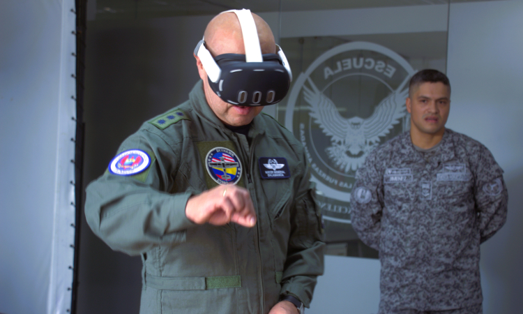 Tecnología aplicada a la formación de pilotos de helicópteros impulsa innovación operacional