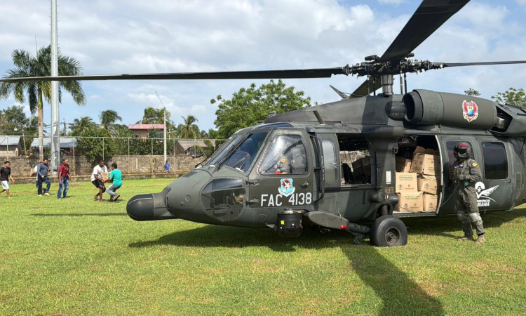 Apoyo humanitario aéreo beneficia a comunidades de San Juan de Urabá 