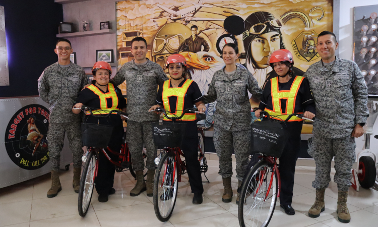 Entrega de bicicletas refuerza la movilidad de madres cabeza de familia