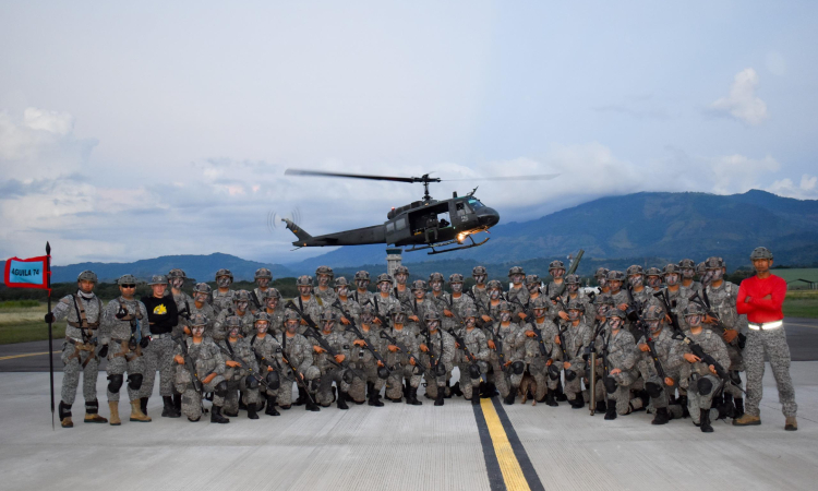 Entrenamiento militar permite llegar a zonas apartadas cuando la comunidad lo necesita