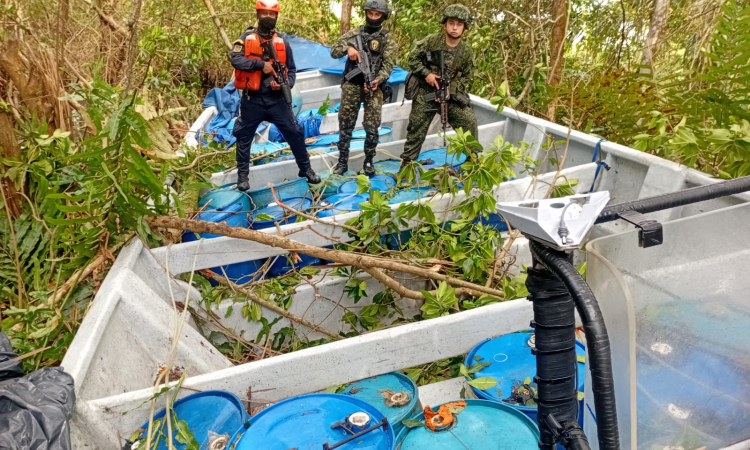 Fuerzas Militares de Colombia impiden que cargamento de cocaína llegue a Centroamérica
