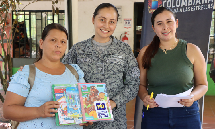 Institución de la vereda Caños Negros fue beneficiada por la Fuerza Aeroespacial 