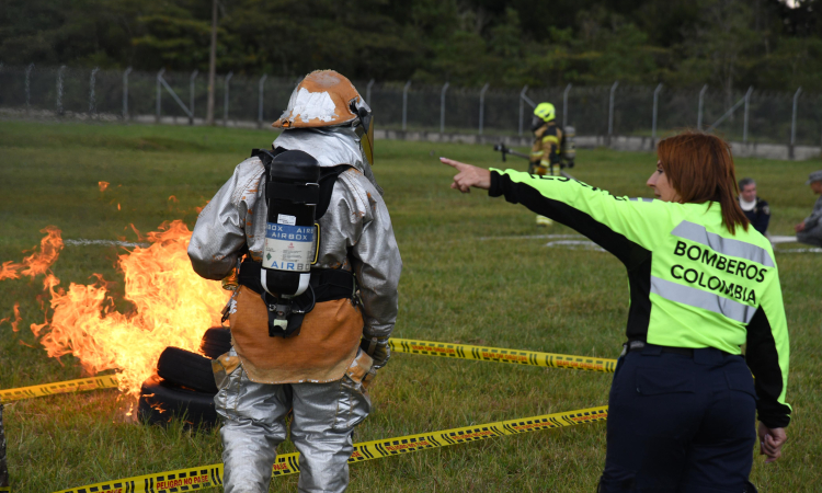 Escenarios simulados de incendio fortalecen capacidades interinstitucionales de respuesta ante emergencias