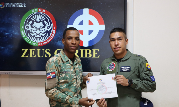 Colombia entrena a República Dominicana en Defensa aérea para enfrentar amenazas aéreas