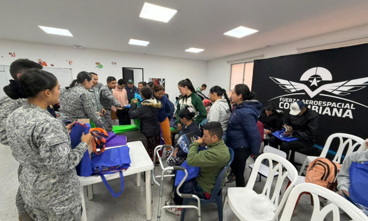 Iniciativa social entrega kits escolares para fortalecer la educación en Sutatausa, Cundinamarca