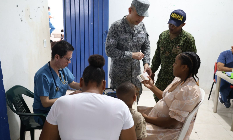 Tumaco recibió masiva ayuda humanitaria y atención médica gratuita de las Fuerzas Militares
