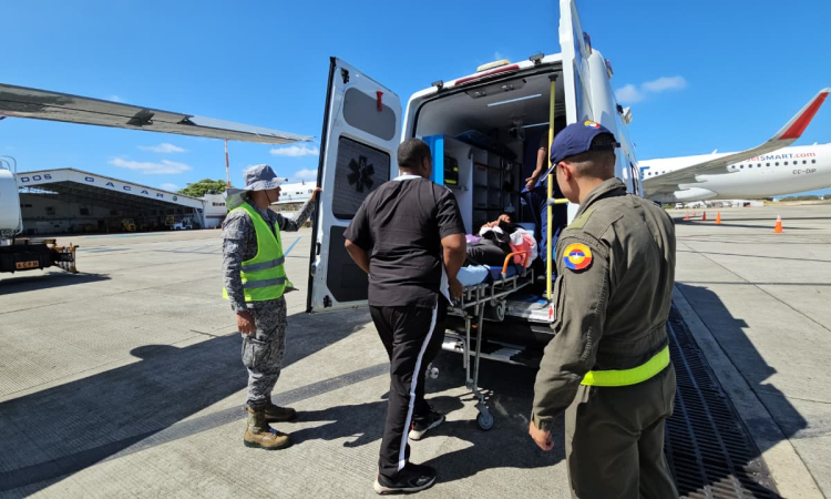 Traslado aeromédico facilita atención especializada para dos providencianas en San Andrés 