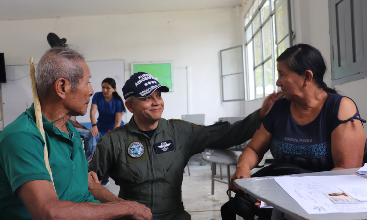 En agradecimiento a la comunidad, Fuerza Aeroespacial lidera jornada médica y humanitaria en Leguízamo