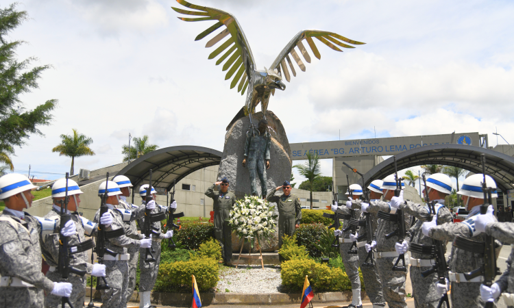 Acto simbólico honra a víctimas del conflicto armado en Colombia