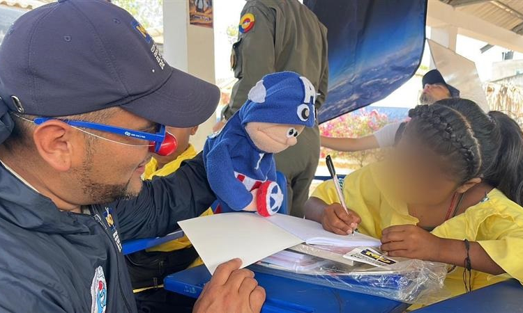 Entregados kits escolares en La Guajira, con campaña “La educación es la clave”