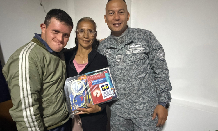 Kits escolares impulsa el aprendizaje de personas con discapacidad en Funza, Cundinamarca