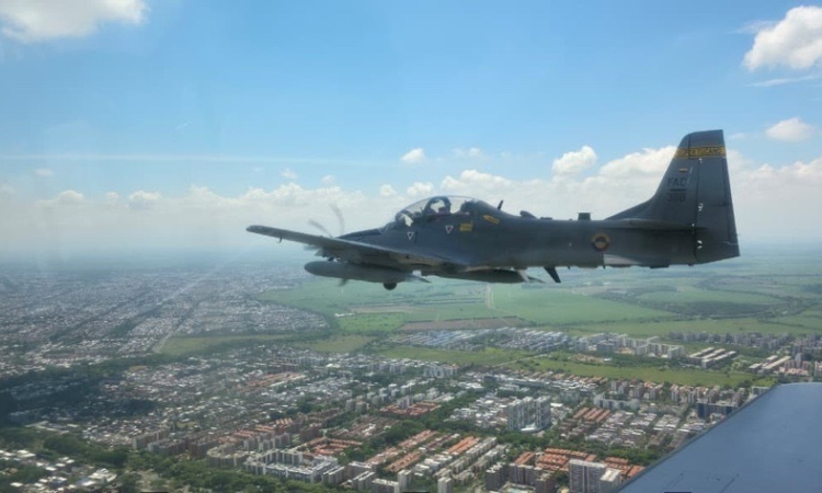 Despliegue aéreo en el suroccidente colombiano continua vigilando desde las alturas