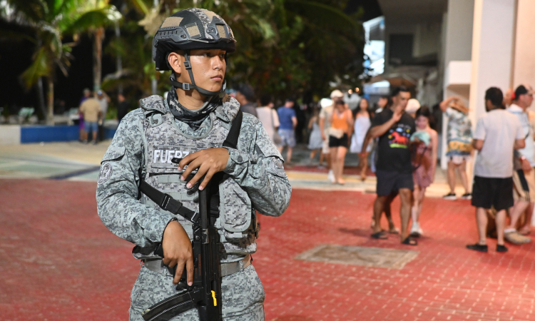 Patrullajes terrestres fortalecen seguridad en Spratt Bight durante el Plan Democracia