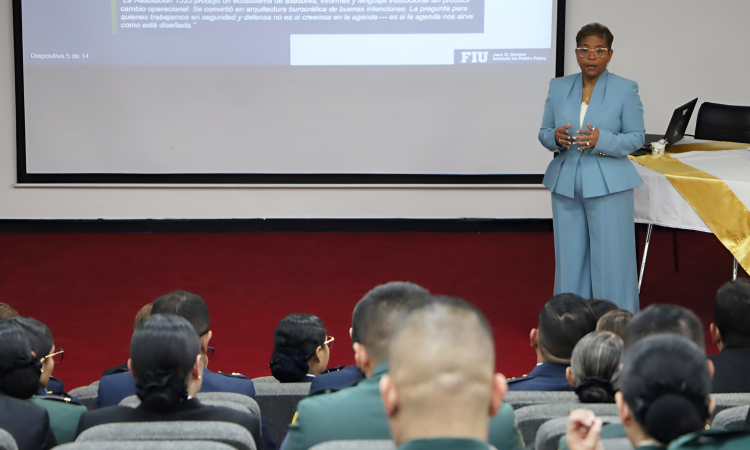 Oficina de Género FAC impulsa los aspectos humanos en las operaciones militares