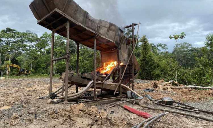 Despliegue militar en Putumayo desarticula infraestructura logística de minería criminal
