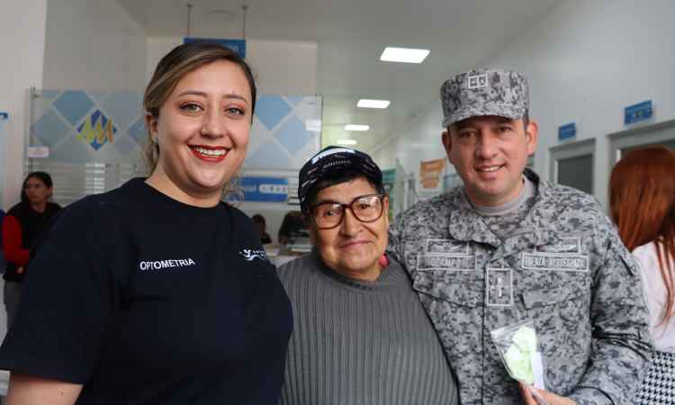 Entrega de gafas formuladas mejora la salud visual en Mosquera, Cundinamarca