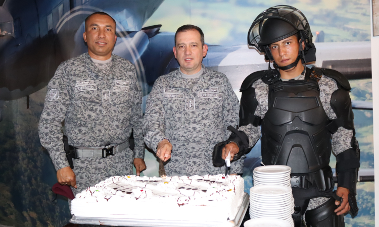 Personal militar conmemora aniversario de la especialidad Seguridad y Defensa de Bases Aéreas