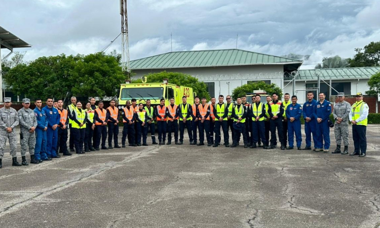 Futuros bomberos entrenaron en escenarios de alta exigencia