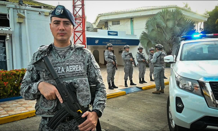 Monitoreo, patrullajes y vigilancia aérea fortalecen Plan Democracia en San Andrés