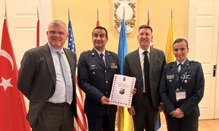 Colombia recibe reconocimiento de la OTAN como autoridad de aeronavegabilidad militar