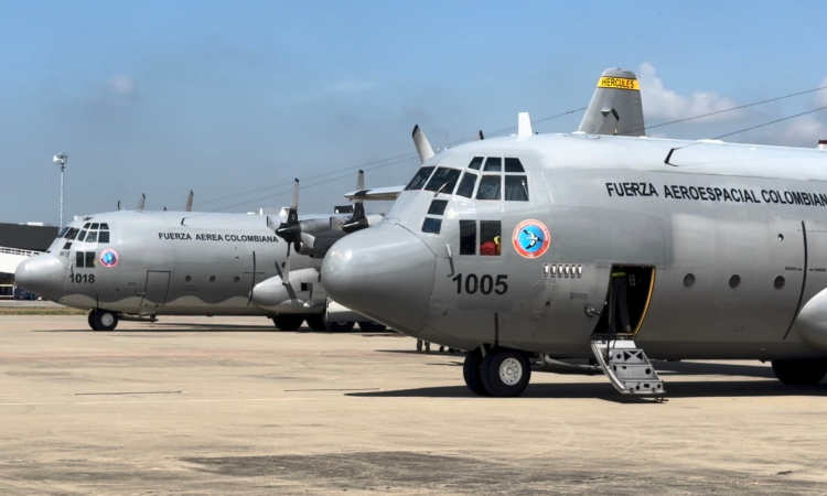 Dos aeronaves C-130 Hércules transportaron hospital de campaña y ayuda a Venezuela