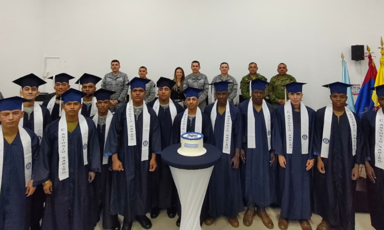 Soldados culminan su bachillerato y fortalecen su futuro para servir a Colombia