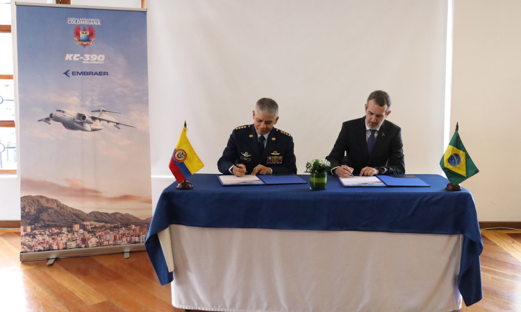 Colombia adquiere el KC-390 para modernizar sus capacidades de movilidad aérea y reabastecimiento en vuelo 