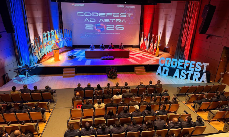Jóvenes universitarios asumieron reto de inteligencia artificial aplicado al dominio aeroespacial