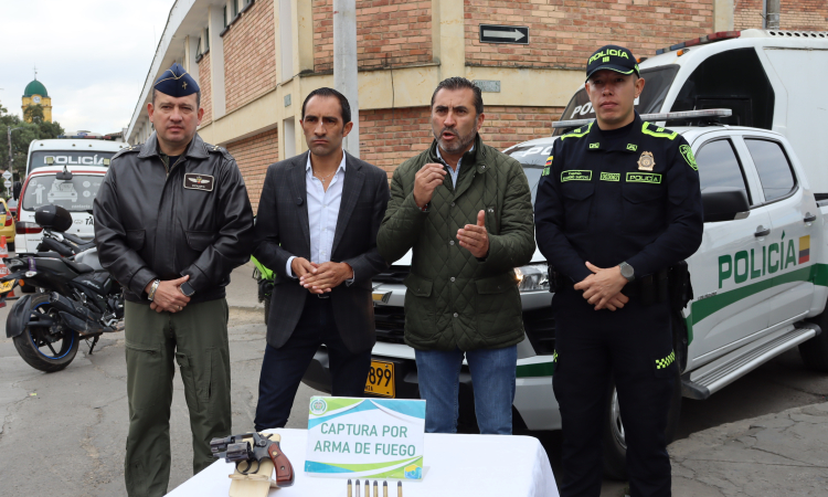 El Comando Aéreo de Mantenimiento contribuye a la seguridad en Madrid, Cundinamarca
