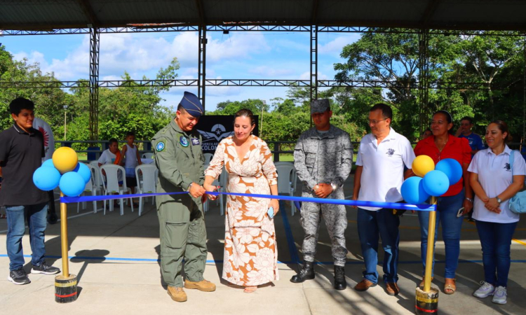 Colegio en Villavicencio fue remodelado gracias a corazones de la Fuerza Aérea 