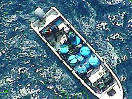 Detectada embarcación ilegal que transportaba droga en aguas del Caribe Colombiano