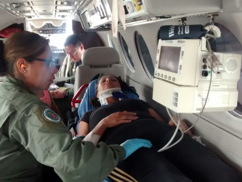 Suboficial de Armada Nacional es trasladada en avión medicalizado FAC