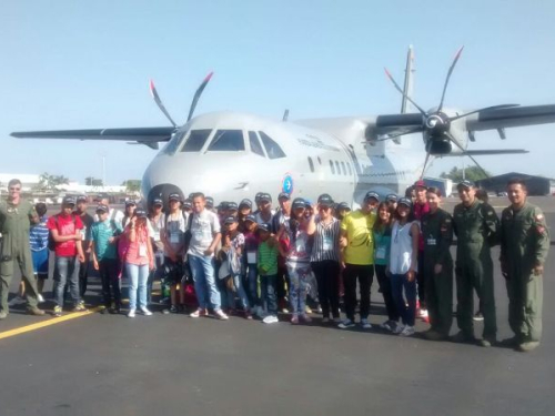 Fuerza Aérea Colombiana cumple el sueño de 35 niños del ICBF 