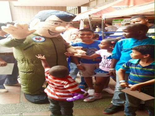  Fuerza Aérea Colombiana celebra el día del Niño con menores del Valle del Cauca