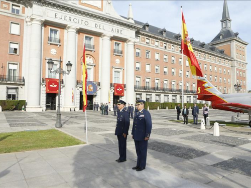 Comando de la Fuerza Aérea Colombiana visita el Ejército del Aire en España