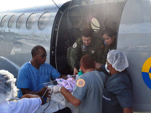 Fuerza Aérea Colombiana traslada de urgencias a menor de 4 meses