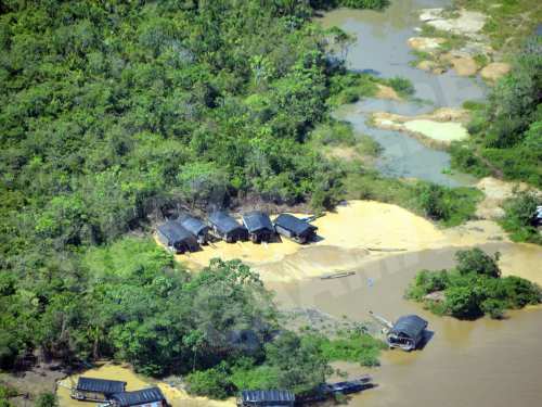 Nueva ofensiva contra la minería ilegal en el Amazonas