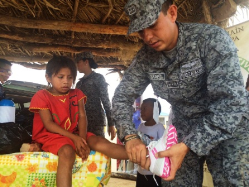 Fuerza Aérea Colombiana deja Huella en las comunidades indígenas de Wayúu en Riohacha