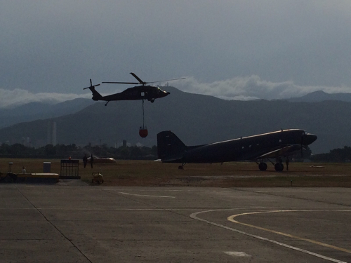 Fuerza Aérea Colombiana apoya el control de incendios en Cali