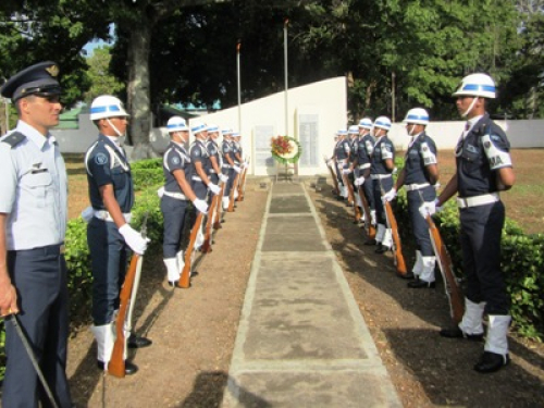 Comando Aéreo de Combate No. 1 conmemora el día de los héroes de la patria y sus familias