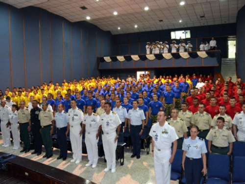 Défi opérationnel conjoint commence à l’École des cadets de la Marine “Amiral Padilla” 