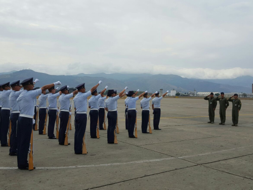 Comandante de la Fuerza Aérea  visita la Base Aérea Marco Fidel Suárez  y el CACOM-7