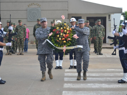 CACOM-6 realiza ofrenda floral por el "Día Nacional de los Derechos Humanos"