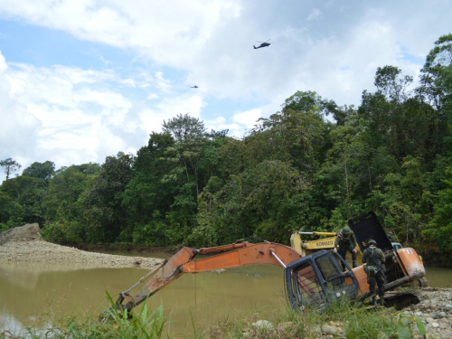 La Force publique mène une opération contre l’exploitation minière illégale dans la côte du Pacifique au Valle del Cauca
