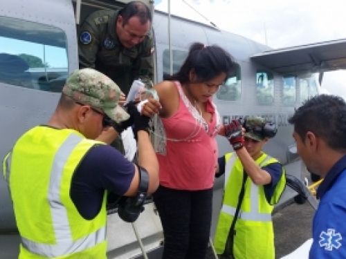Mujer indígena de 18 años embarazada en delicado estado de salud es trasladada por la Fuerza Aérea