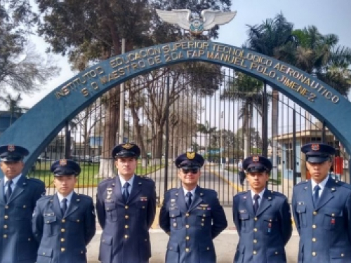 Alumnos de la ESUFA visitan la Fuerza Aérea del Perú